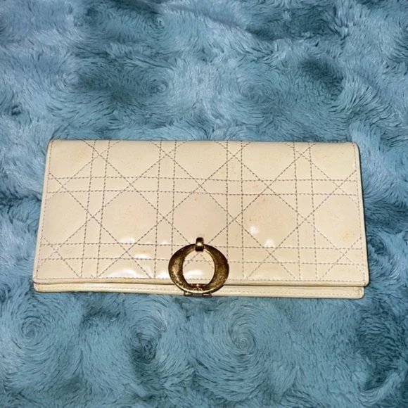 CHRISTIAN DIOR BEIGE PATENT LEATHER CONTINENTAL WALLET - Picture 6 of 15